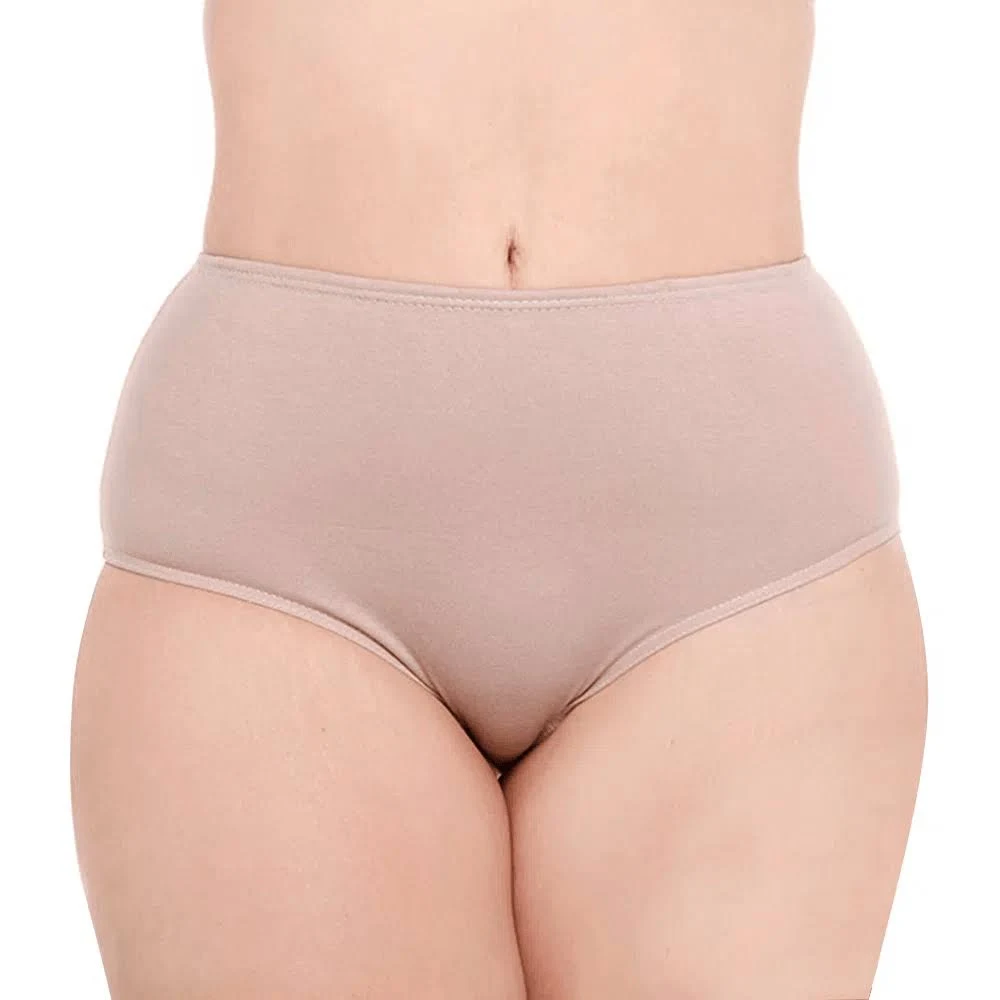 Modelo vestindo calcinha clássica feminina Kellynha